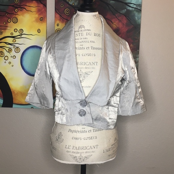 Tulle Jackets & Blazers - Tulle Small Silver 3/4 Sleeve Cropped Blazer